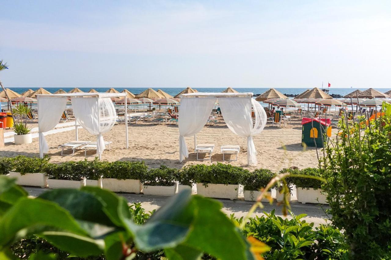 Albergo Punta De L'Est Francavilla Al Mare Buitenkant foto