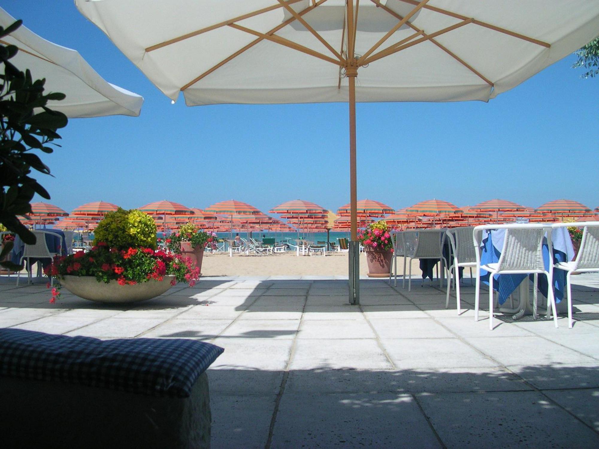Albergo Punta De L'Est Francavilla Al Mare Buitenkant foto