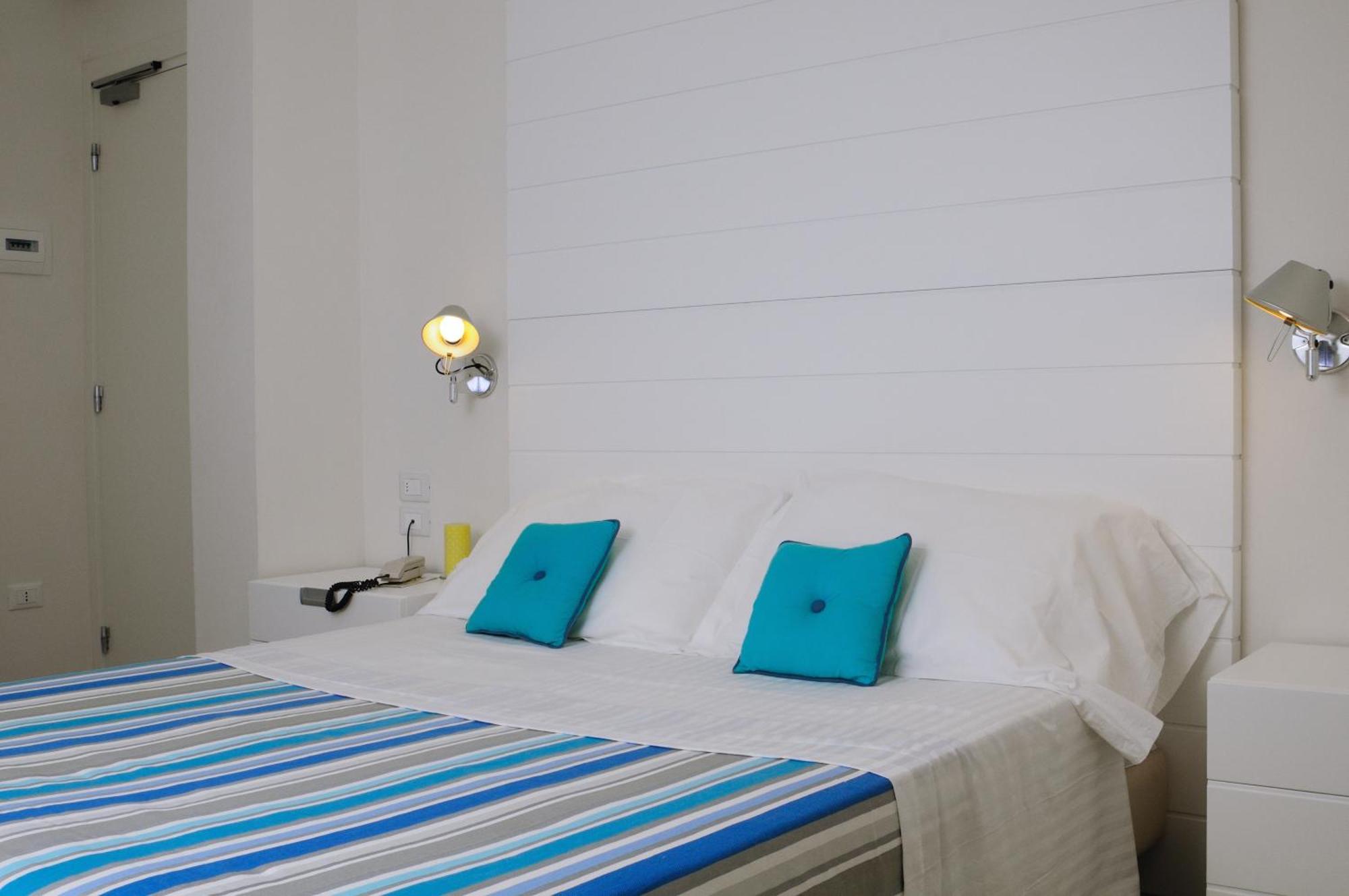 Albergo Punta De L'Est Francavilla Al Mare Buitenkant foto