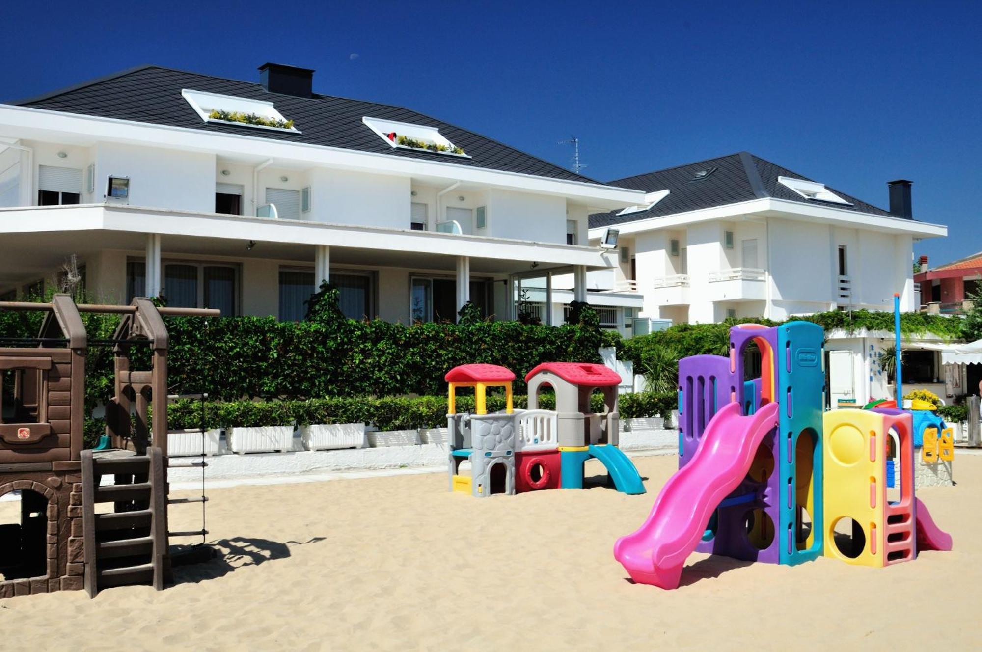 Albergo Punta De L'Est Francavilla Al Mare Buitenkant foto