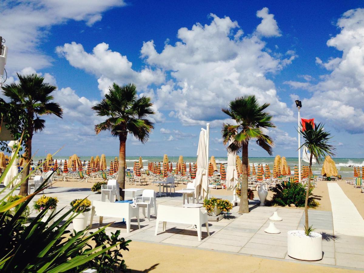 Albergo Punta De L'Est Francavilla Al Mare Buitenkant foto